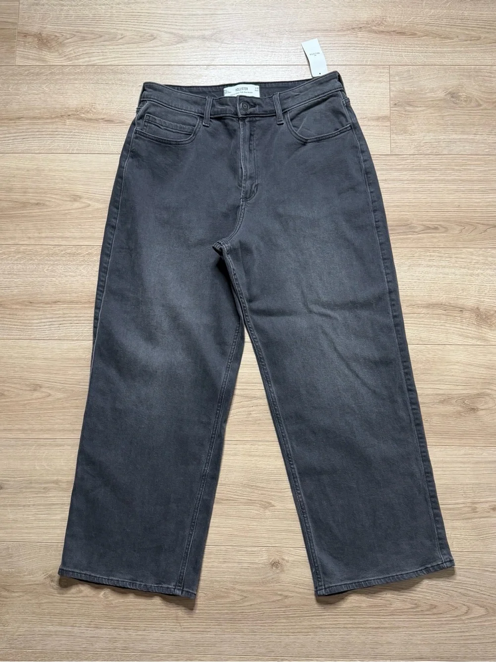 NWT Hollister Curvy Ultra High Rise Baggy Jeans Size 14 Petite